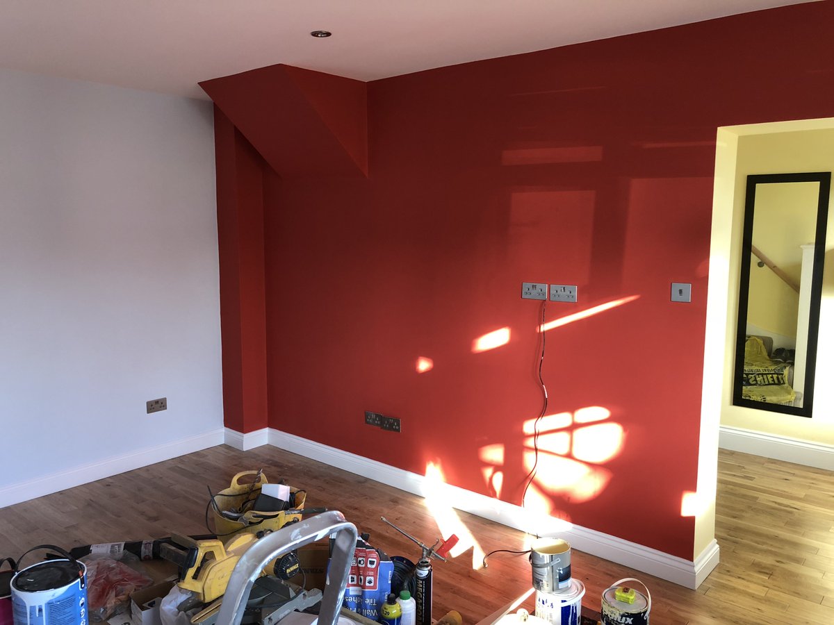 foofighter1111's tweet photo. Wall waiting for the arrival of a big TV... #ABOTS https://t.co/yswpAgHssX