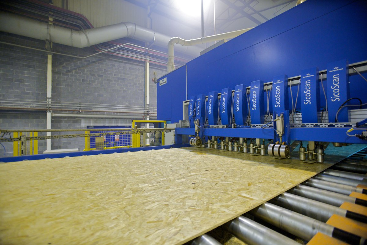MEDITESMARTPLY's tweet photo. One for the timber panel purists out there – our innovation team have been a busy bunch this year and we’ve now got #SMARTPLY #OSB4 panels rolling off the production line. Suited to heavy duty wide spanning jobs even in humid conditions, check them out: https://t.co/MMoN8qTrTO https://t.co/9OiavkZY7s