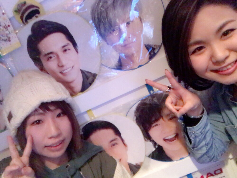 little328's tweet photo. 神戸＆大阪旅行最高だったー！！持つべきものはeighter友達💛💙また遊びに行くね！！ https://t.co/9eWZDFj2Mq