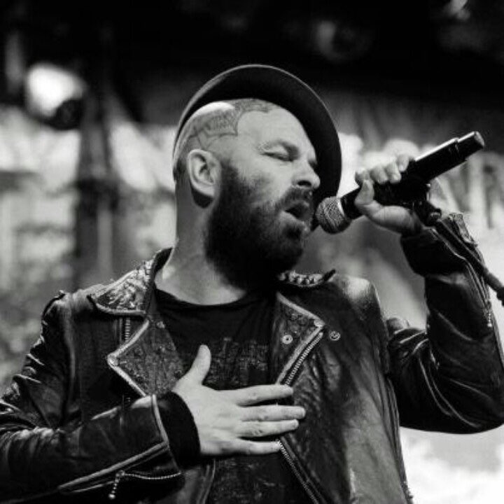  1966.11.25
Happy Birthday Tim Armstrong. 