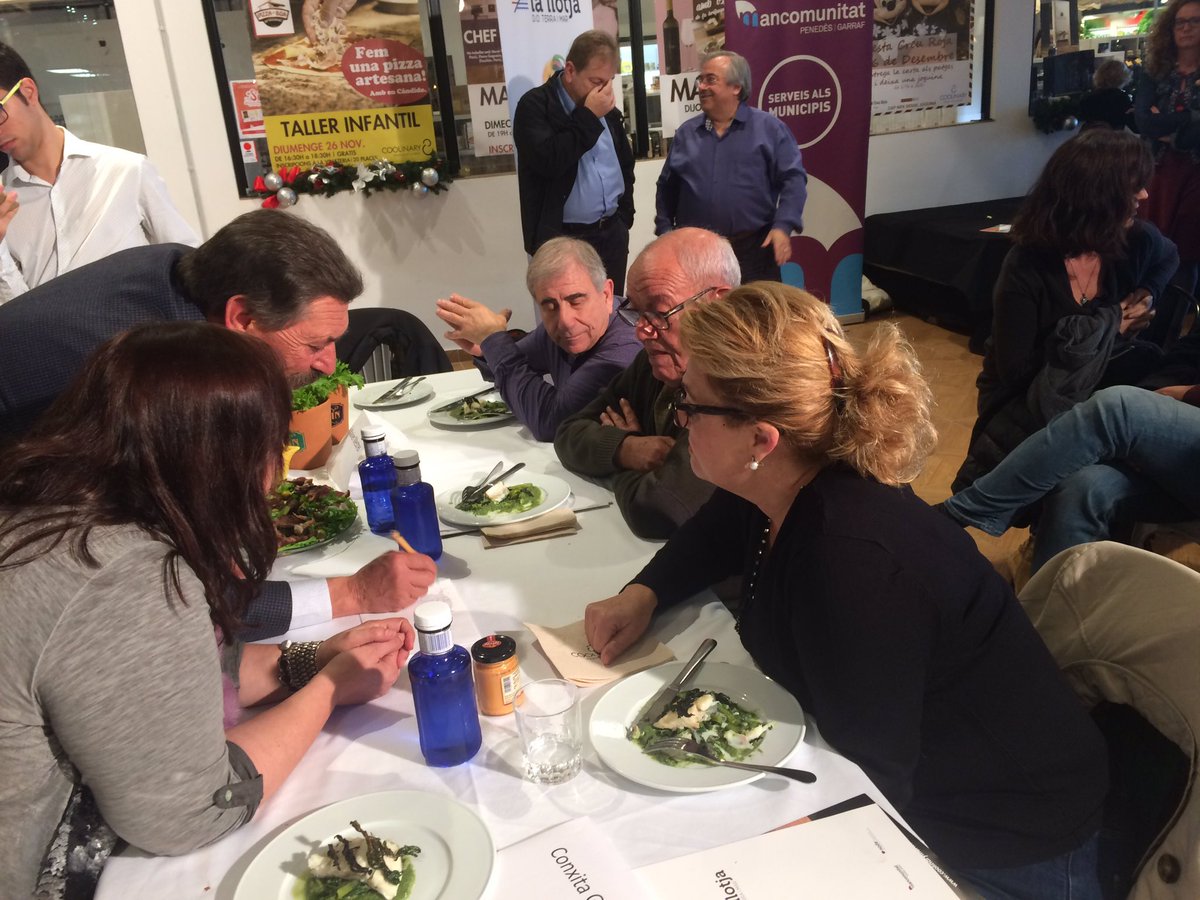 El jurat deliverant. <a href="/laLlotjaDO/">La Llotja DO Terra i Mar</a> <a href="/NodeGarraf/">Node Garraf</a> <a href="/mancomunitatPG/">Mancomunitat Penedès-Garraf</a> #concursdecuina #santperederibes