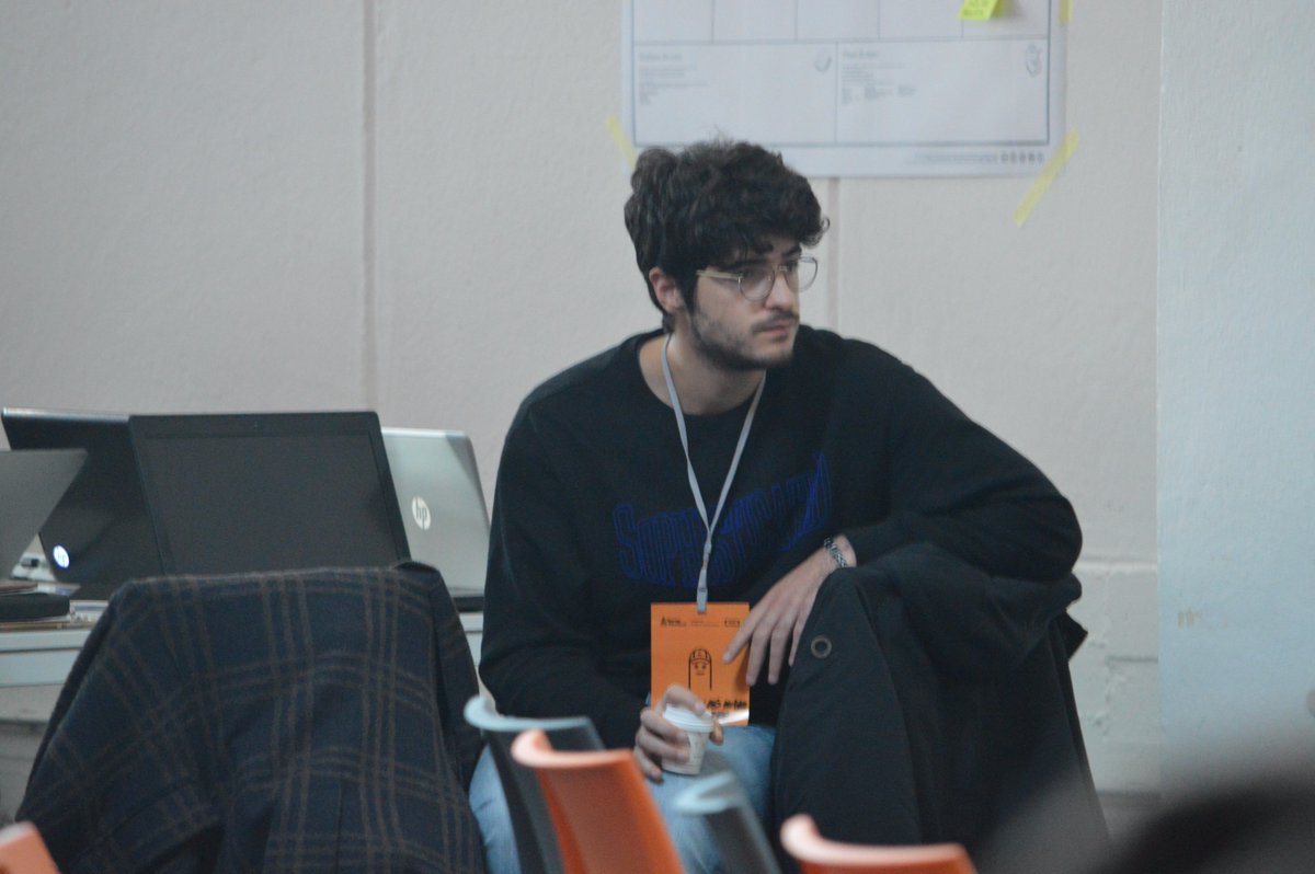 HubBari's tweet photo. Le 10 #startup di Startup Weekend Bari 2017 sono al lavoro!
L’obiettivo è la creazione di un “elevator pitch” da presentare alla giuria finale, accompagnati dai mentor e coach! In bocca al lupo! #SWBari https://t.co/XYE9YlGnMI