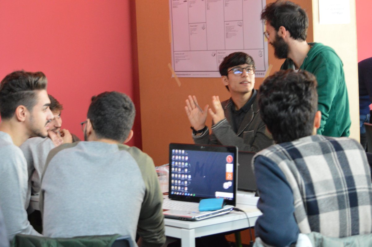 HubBari's tweet photo. Le 10 #startup di Startup Weekend Bari 2017 sono al lavoro!
L’obiettivo è la creazione di un “elevator pitch” da presentare alla giuria finale, accompagnati dai mentor e coach! In bocca al lupo! #SWBari https://t.co/XYE9YlGnMI
