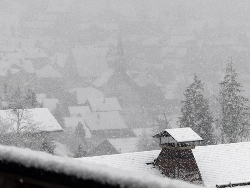 The snow returned to #Chatel this morning  - updates through the day at chatelweb.com/chatel_snow_re…