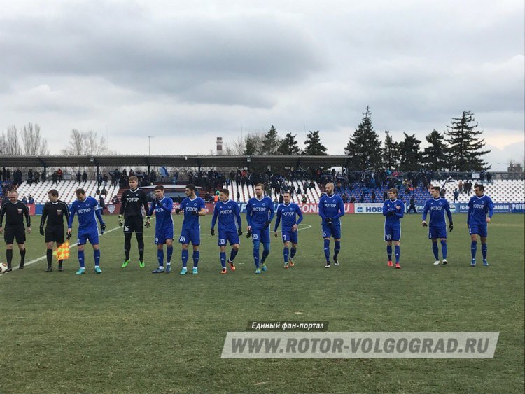 mandglobat7220's tweet photo. Ждёт победы, ждёт победы, ждёт победы Волгоград!￼￼￼⚽️👕💪

#Ротор #Волгоград #ФНЛ #РоторОренбург #Единыйфан_портал https://t.co/mQoEcmifHH