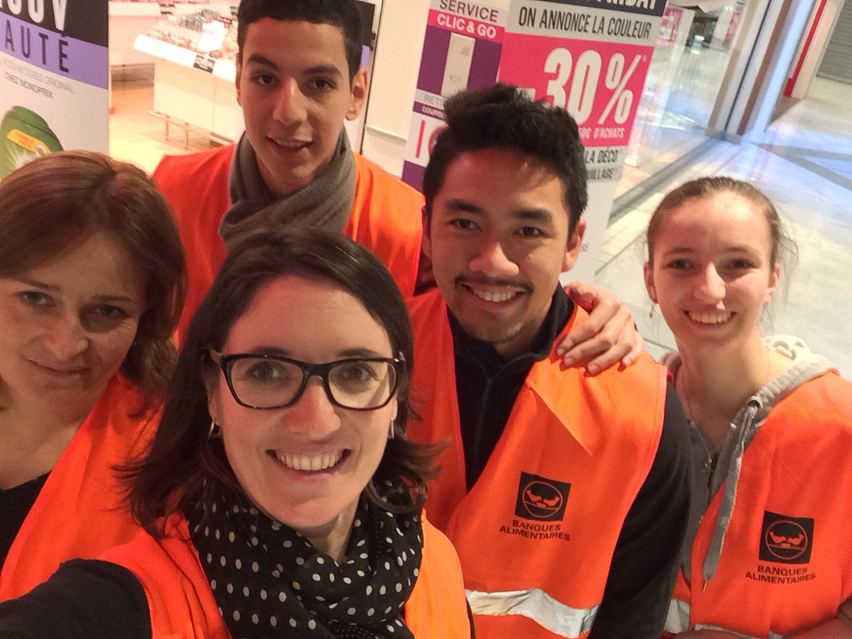 celiahopfinger's tweet photo. #banquealimentaire pour @GRDF, c'est aussi faire de belles rencontres Merci Clarisse Fouad Alex de l'assoc #coexister Vive la #GRDFattitude https://t.co/WdxGYcuvme