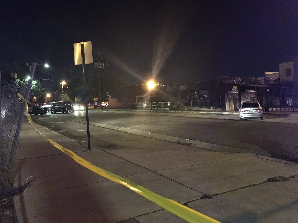 PoojaOnTV's tweet photo. Two separate shooting scenes outside #NeilsBahr downtown - one person is dead.  More details in two mins on #abc13 https://t.co/iVq3DkIZYz