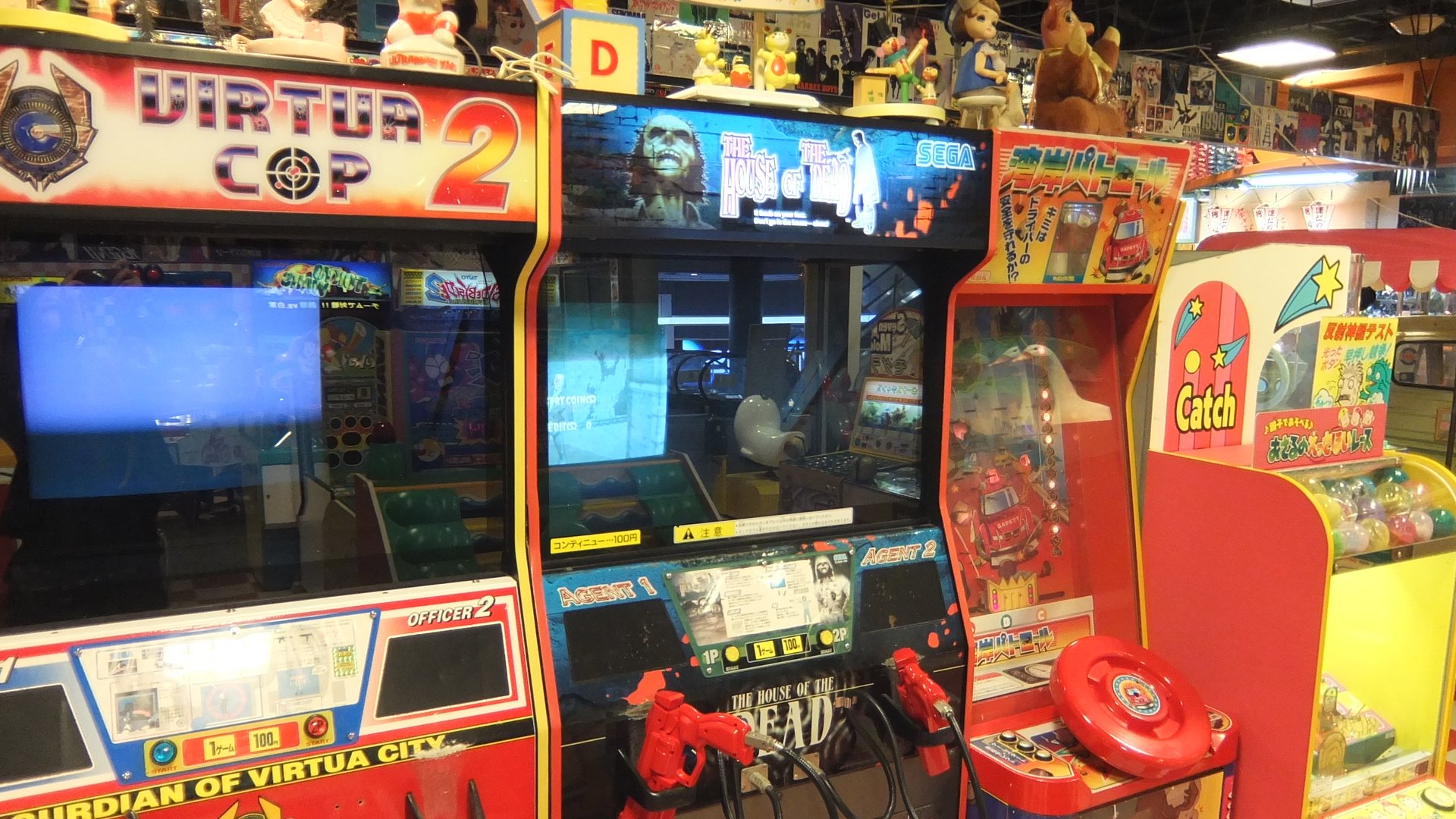 たなかっつ お台場楽しかった レトロゲームセンターエリア続き 大好きなおしゃべりオーム エレメカ ピンボール カニカニパニック ガンバレット アウトラン 書ききれないくらい たくさんのお宝ゲームがありますよ 状態はまあ アレですけど ｗ