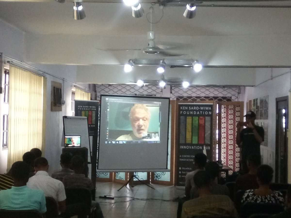 CHIBUOKEM's tweet image. First open source event in porthacourt at kensarowiwa innovation hub @KswfHub Founder @sugar_labs @walterbender talking on open source via hangouts #OpenSourcePH