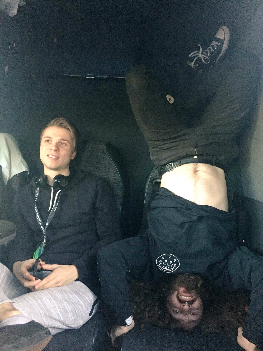 joe_shieldsuk's tweet photo. Hbu?

#vanboredom #tour https://t.co/eir5ckOIhe