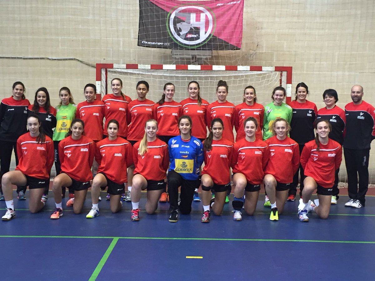 FNBalonmano's tweet photo. Ahí está la representación navarra: Nerea Gil y Aileen Ripa participando con las selecciones #GuerrerasJuveniles 🇪🇸 y #GuerrerasPromesas 🇪🇸 en el torneo Scandibérico y el TIE. https://t.co/8kgnECFS30