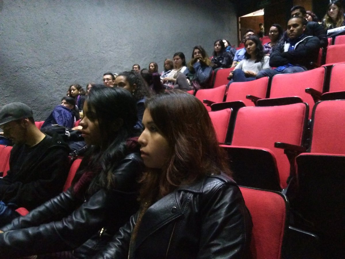 VoluntariadoPaz's tweet photo. ¡Damos inicio a nuestra capacitación para la Tercera Brigada en Bogotá! 

Habla @andrescamachomp sobre la situación actual de la ciudad. https://t.co/oS1zXsgM8c
