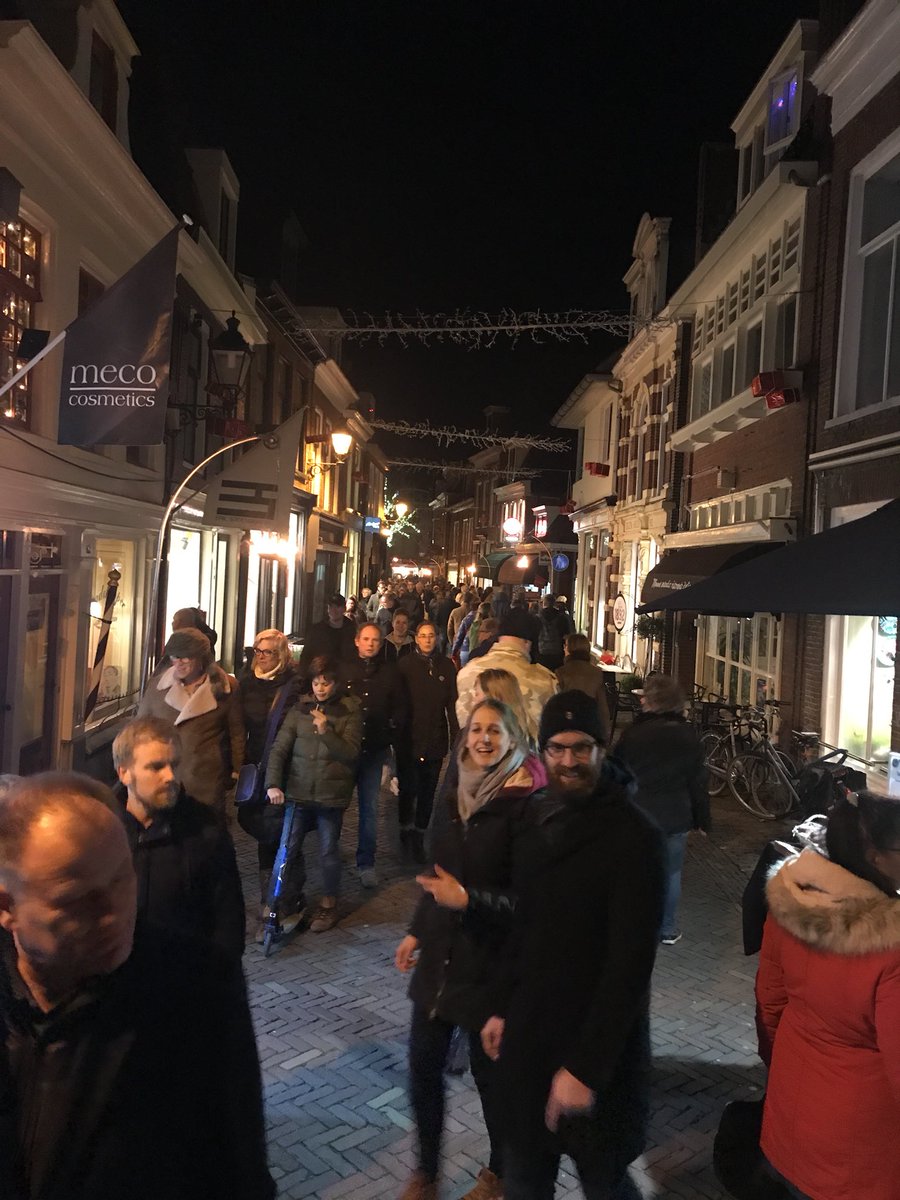 Antonklapwijk's tweet photo. Vanavond tijdens #Vuurmeesters zijn wij ook gewoon geopend hoor. #RTIStop #komjekijken https://t.co/N6NKzbVfew