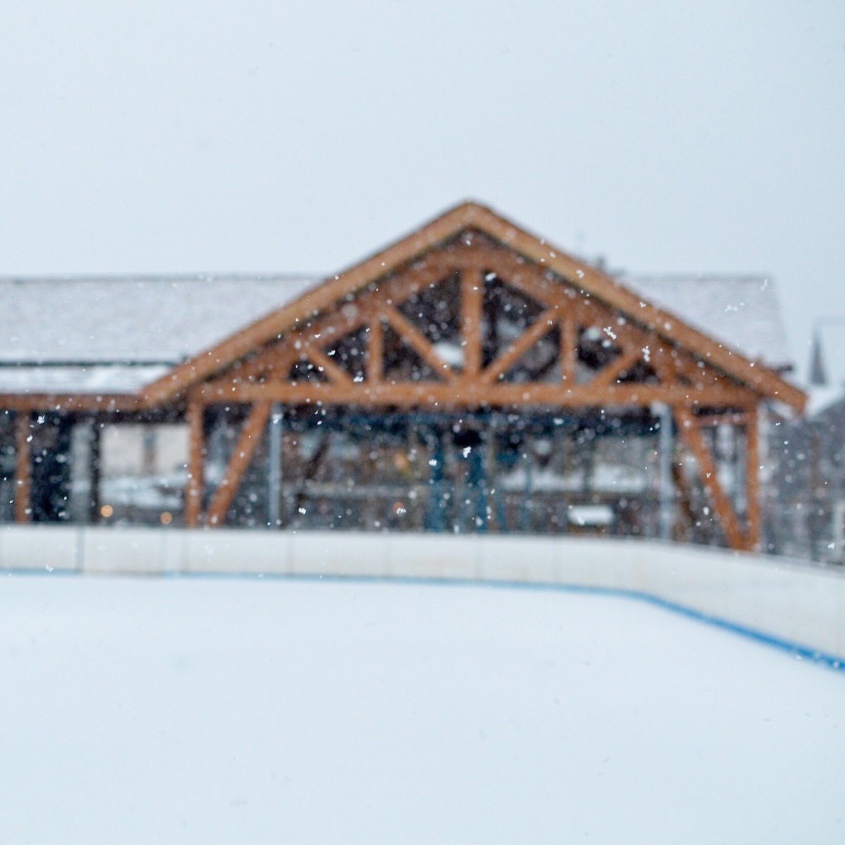 lesgetsnews's tweet photo. Après le Black Friday, voici le White Saturday 😍❄️ ! #madeinlesgets https://t.co/JkKbGV5o6v
