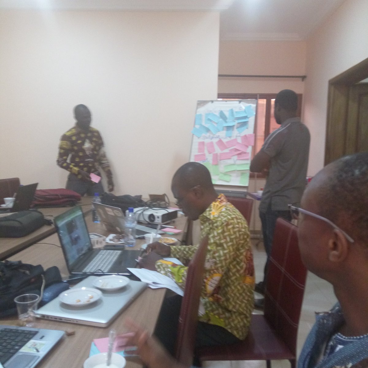DDJOUMA's tweet photo. #GLOW4 ouverture des données sur les activités parlementaires. @OpenDataBurkina Organise une matinée de réflexion sur la contribution de la communauté #opendata #Burkina. @onubf @metsi2 @titinto_ @y_jus @yabsi1er https://t.co/Rg2EHMKvNa