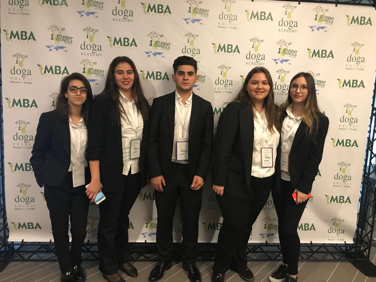 Florya Doğa Koleji Meclis Başkanları t- MBA  Eğitim Kampında <a href="/TijenK/">Tijen Aydın Kaya</a> @JalanGK <a href="/BetulErok/">Betül EROK</a> <a href="/t_MBA_Doga/">t-MBA Doğa Koleji</a>