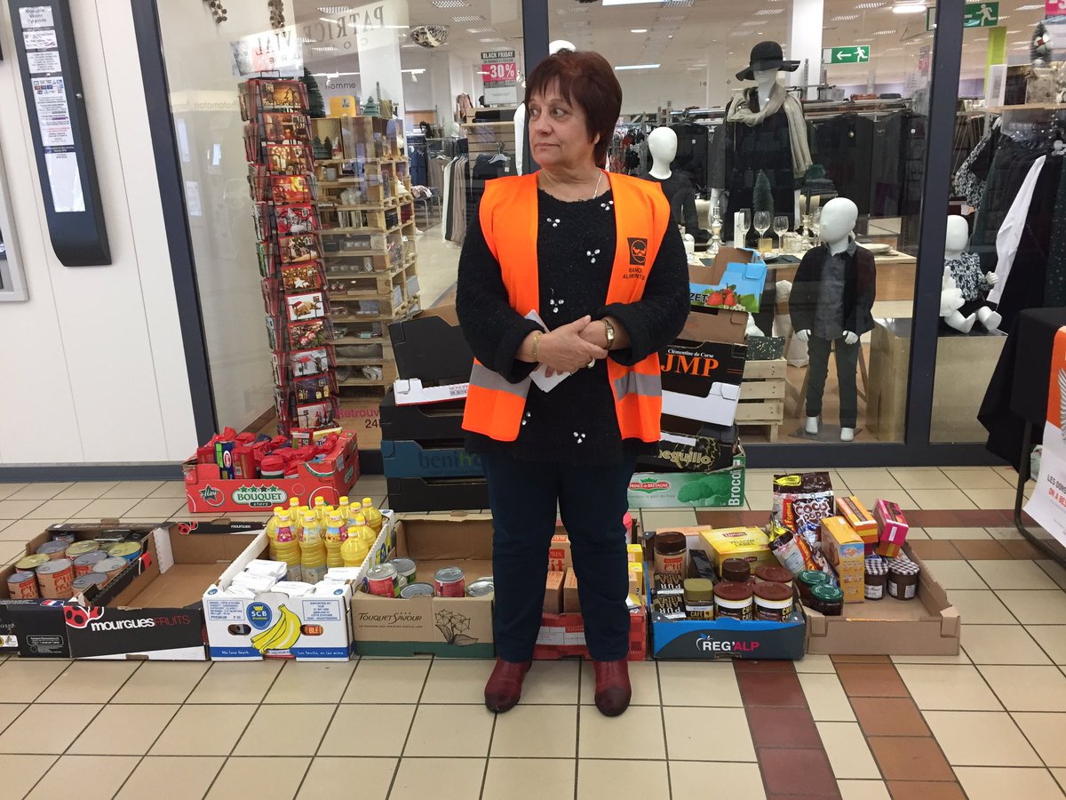 ClaudinePons's tweet photo. La banque alimentaire à Vienne avec Grdf#BanquesAlimentaires https://t.co/XpB4FHP9bC