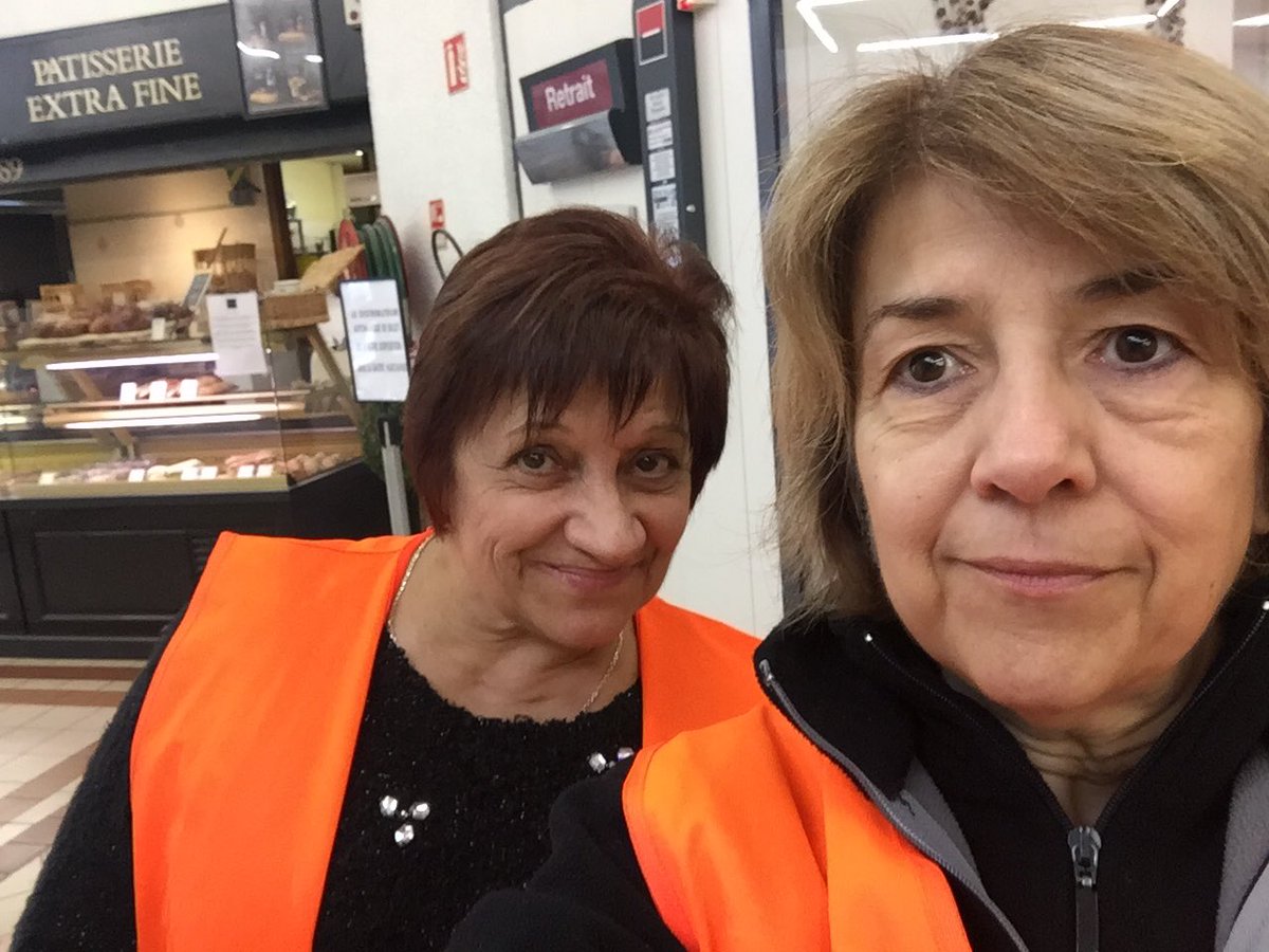ClaudinePons's tweet photo. La banque alimentaire à Vienne avec Grdf#BanquesAlimentaires https://t.co/XpB4FHP9bC