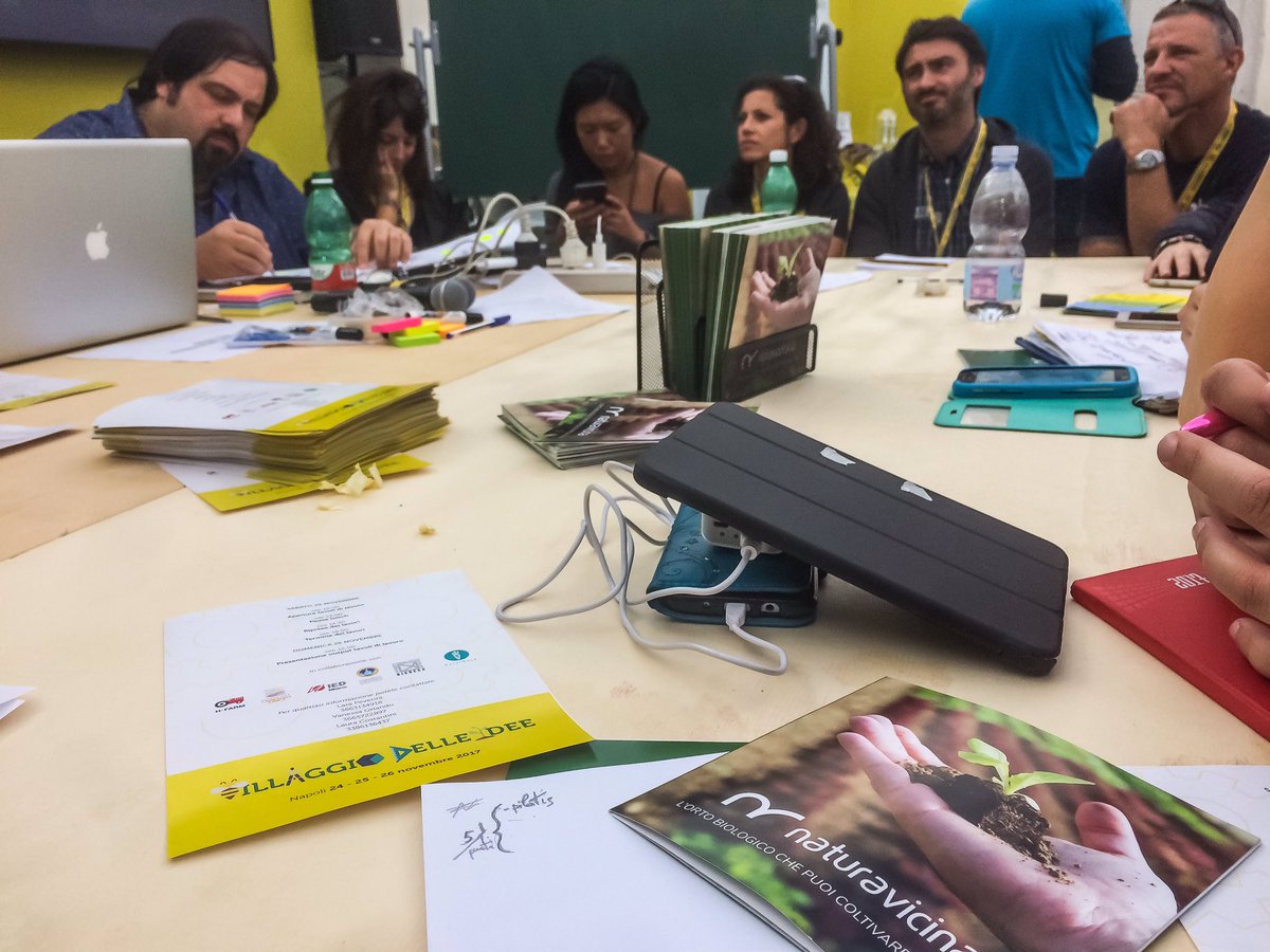 blu_mill_'s tweet photo. #stocoicontadini #coldiretti #ruralhack #villaggiodelleidee #gusto #biodiversità #ilcibogiusto #napoli #madeinitaly #workshop https://t.co/osaLRguKcw