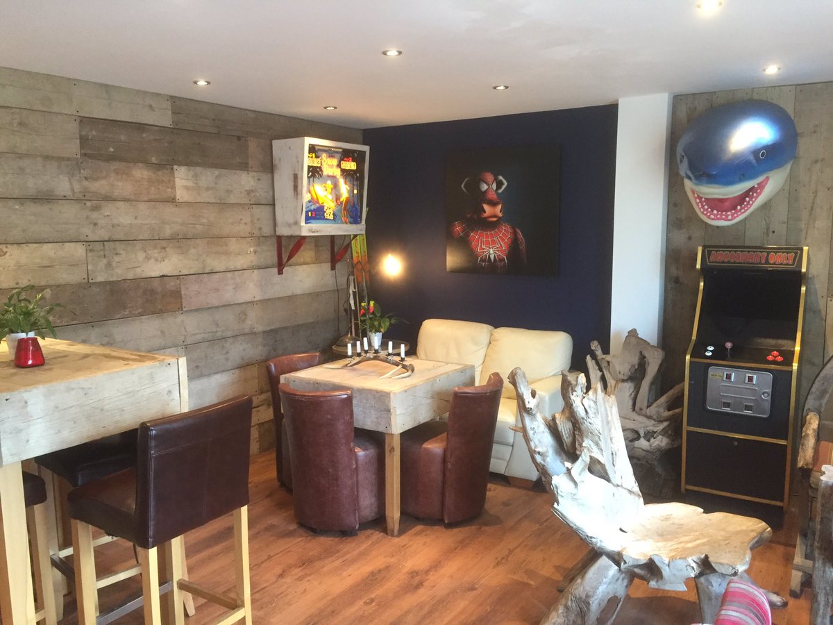 Drunk Dry refurb completed ready for the festive season #craftbeer #Kidlington #microbar #Gin #Oxford