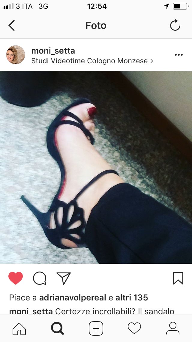 FdreamerRuta's tweet photo. @MoniSetta Piedini e sandali top... irresistibili👣👣🔝🔝👠👠 https://t.co/Q1eDLJSsb6