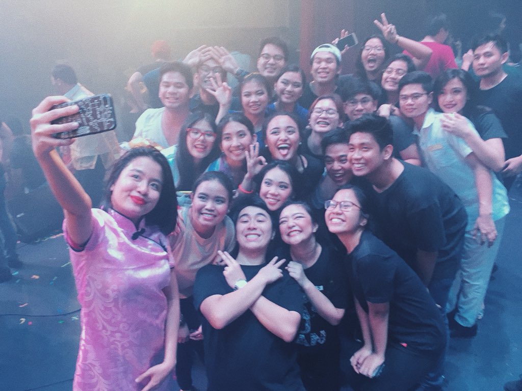evezevangelista's tweet photo. Congratulations for our 3PEAT, CLUSTER B!!!! S/o to @madamoicel @janinepenguin  and all our baby bees for doing a really great job!! 💪🏻🐝💛✨

Up next, #B3Ectory!!!! 🍻🎉
#MEDWARDS2017 #TalesOfTheOrient https://t.co/oxodDzVAev