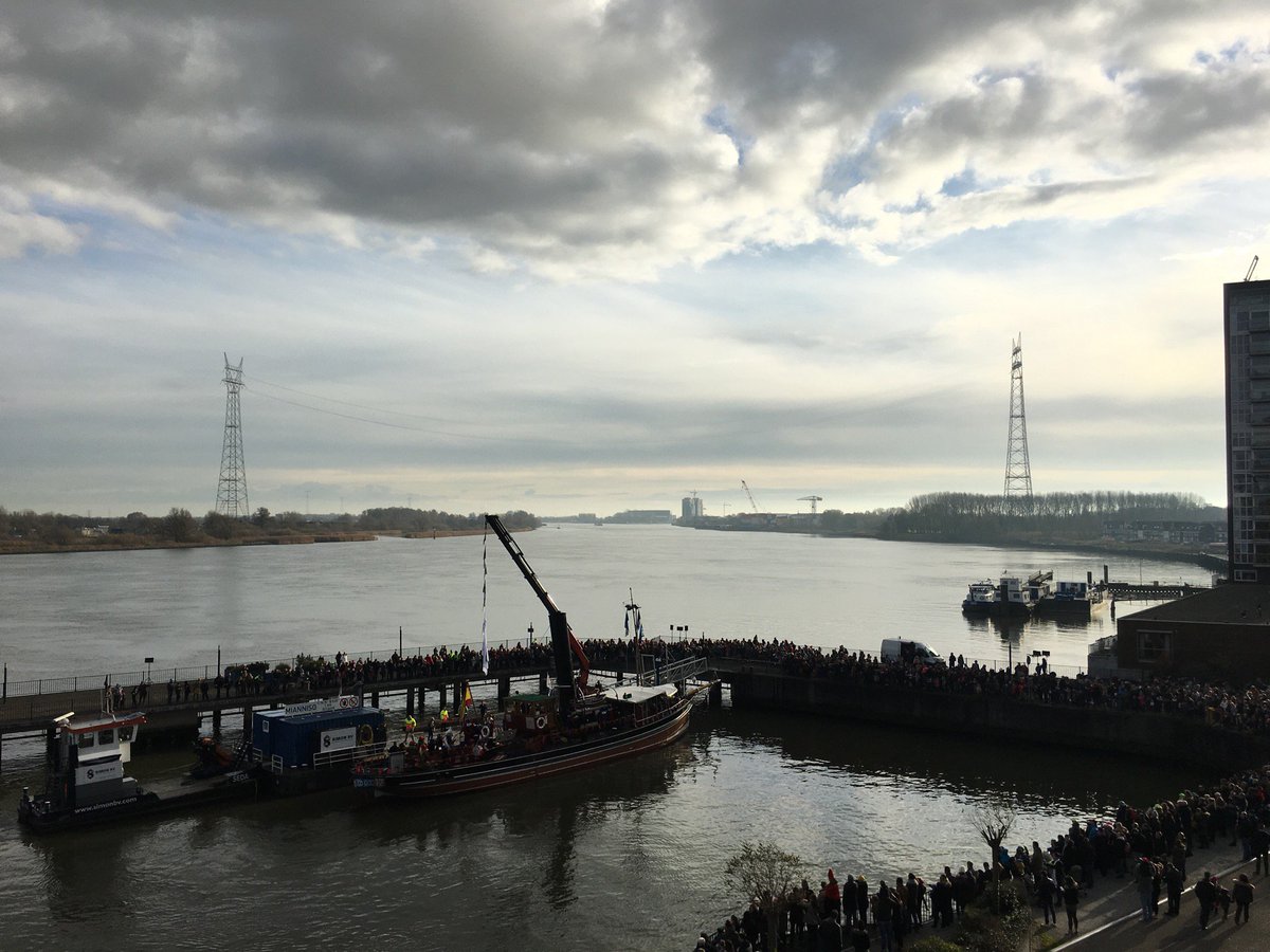 I'm at Ridderkerk in Zuid-Holland w/ <a href="/mirjambeb/">Mirjam v Bebberen</a> swarmapp.com/c/aJbh9O7hUdM