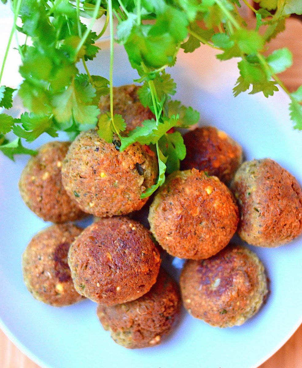 SoShe_pl's tweet photo. Falafel idealny. Jak go przygotować we własnej kuchni? Przepis w linku #falafel #przepis #kuchnia 

https://t.co/FHQ5J9GDZV https://t.co/TZGh8O2yaQ