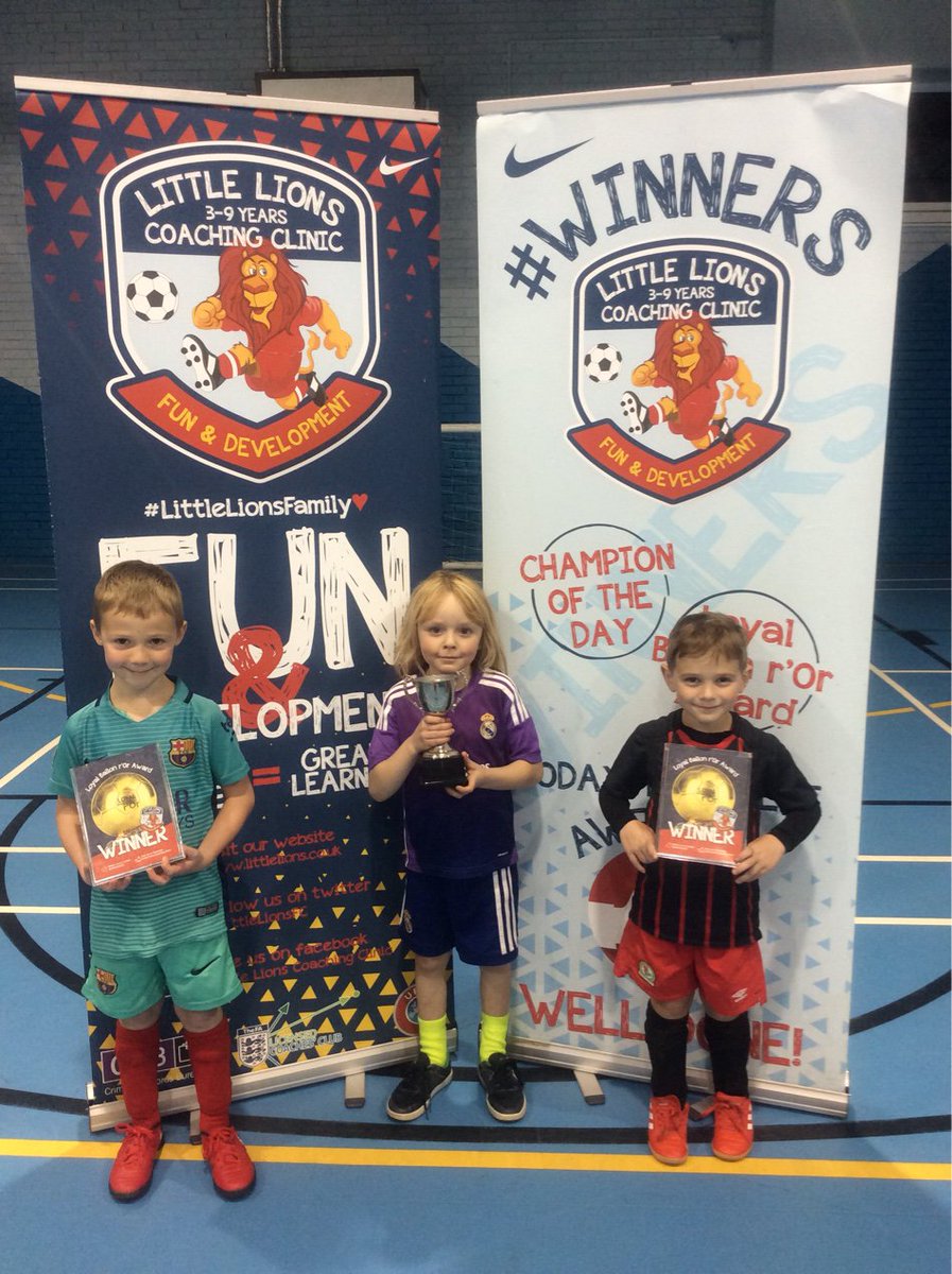 LittleLionsFC's tweet photo. U6s Thursday Group

Champion of the day - Otto

Loyal ballon r’Or Award - Harry &amp; Alfie

#VolleysWeek #Winners 🦁⚽️❤️ https://t.co/1EbY9wjRbh