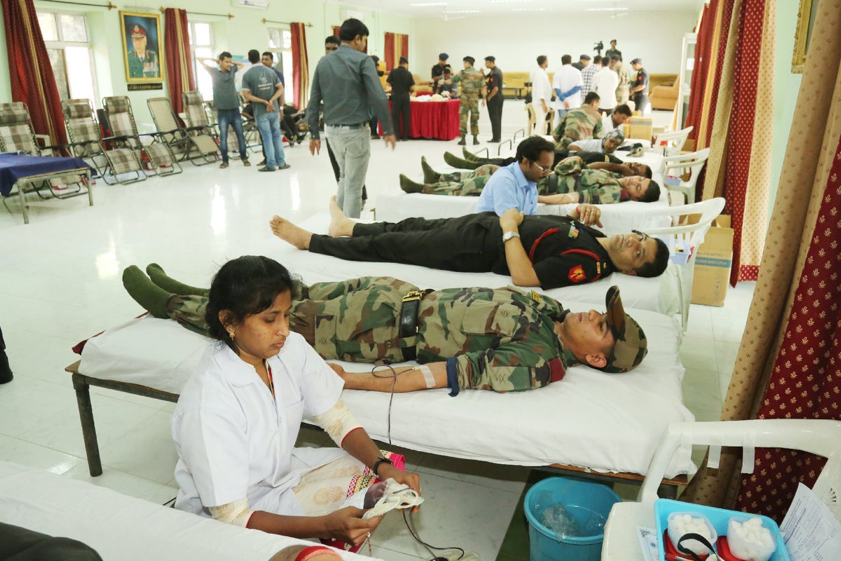 dprohyd's tweet photo. Brig Ajay Malik, Commandant, 1 EME Centre along with other Senior #Army Officers and #Soldiers donated blood to help children suffering from #Thalassemia and #Leukemia diseases. The Voluntary #BloodDonationCamp organised by 1 EME Centre in coordination with #TSBTC #Hyderabad https://t.co/udyrGUy0yH