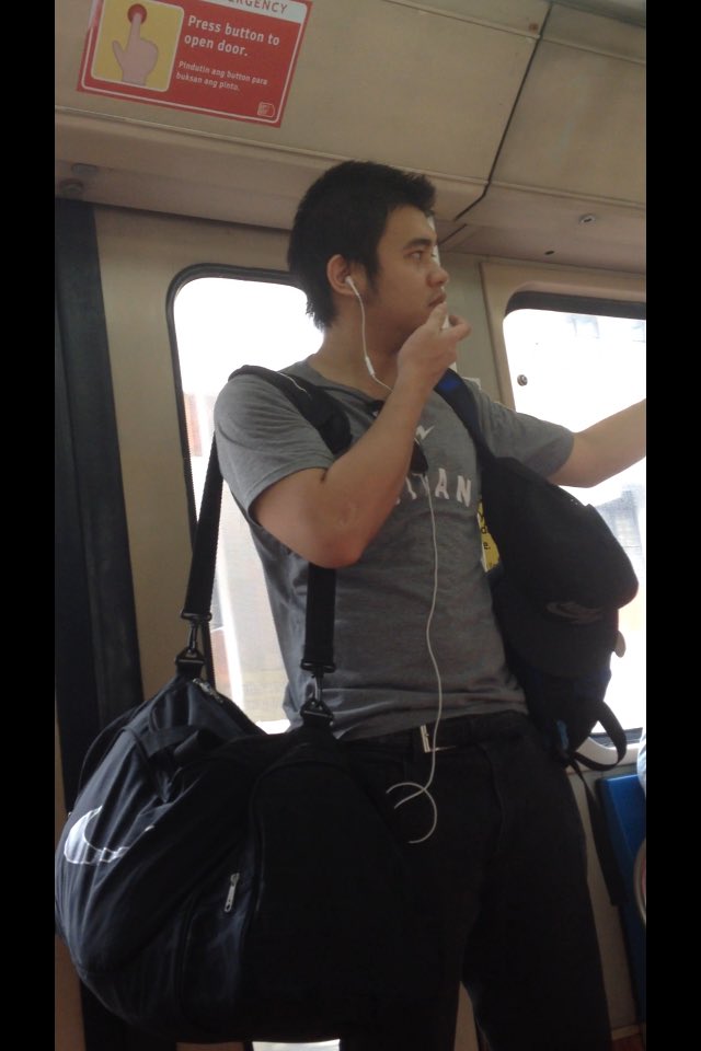 amiel1234567's tweet photo. This guy sa LRT. Sino sya hahaha Sarap e #pinoyhunk #BenchUnderTheStar #pinoy https://t.co/miTT2PZuvz