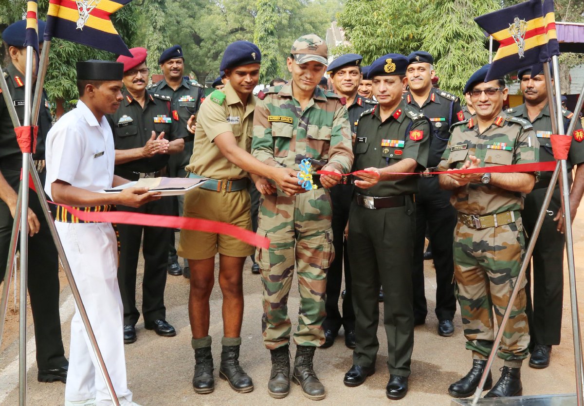dprohyd's tweet photo. Brig Ajay Malik, Commandant, 1 EME Centre along with other Senior #Army Officers and #Soldiers donated blood to help children suffering from #Thalassemia and #Leukemia diseases. The Voluntary #BloodDonationCamp organised by 1 EME Centre in coordination with #TSBTC #Hyderabad https://t.co/udyrGUy0yH