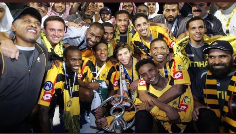 spoong_0's tweet photo. #الهلال_اوراوار  يبقى اخر نادي اخذها العميد 🖤💛 https://t.co/vHrSKTUAtj