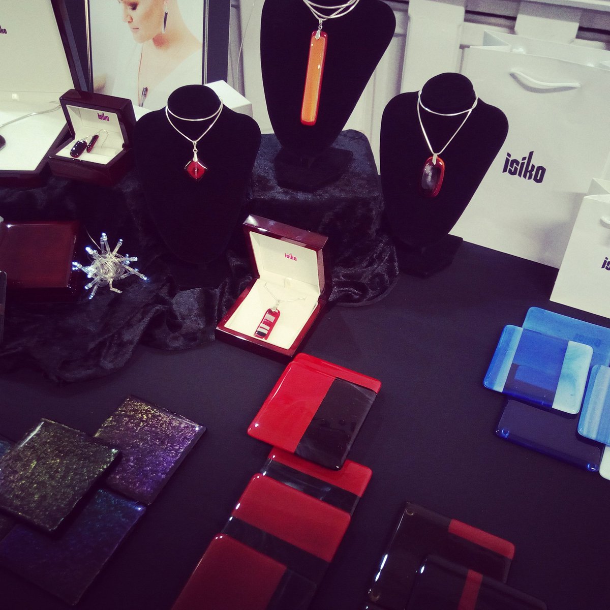 _isiko's tweet photo. At Globe Arts Handmade Arts and Craft Fair HD7 5AG COME ALONG! Perfect timing for your Christmas gift ideas xx https://t.co/CIhcDKEHfe