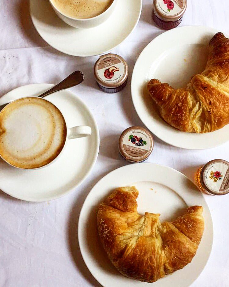 1908_fdm's tweet photo. What better way to start the day than with a croissant and a cappuccino?! 🥐 ☕️
.
.
.
#hotel1908 #fortedeimarmi #croissant #brioche #cappuccino #coffee #coffeelover #coffeeaddict #café #cafe #breakfast #colazioneitaliana #colazione #jam #marmellata #marmellate #honey #miele https://t.co/1OuFh3iicz