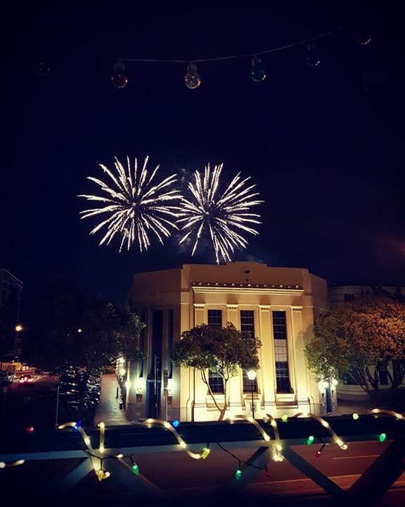 CarolForEnfield's tweet photo. @CityofPAE curtesy of Pemily Douglas great photos great fireworks excellent finale to twilight Christmas Parade thx PAEC https://t.co/YLeUboSSXJ