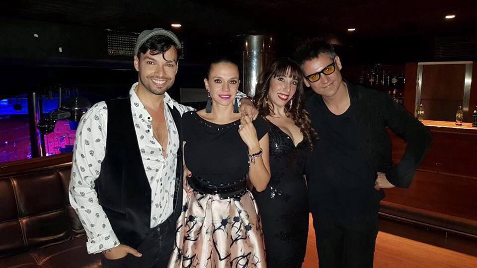 Eva_Leyva's tweet photo. @lavoztelecinco  @FansLaVozES  Nuestros chic@s de #LaVoz1 Gran concierto en apoyo a las mujeres que sufren violencia de genero PA´LANTE MUJER @Angelica_Leyva @lolalavoz @PacoArrojoLaVoz @Emmanuel_Leman ESPECTACULAR! https://t.co/aDH5DJn5vD