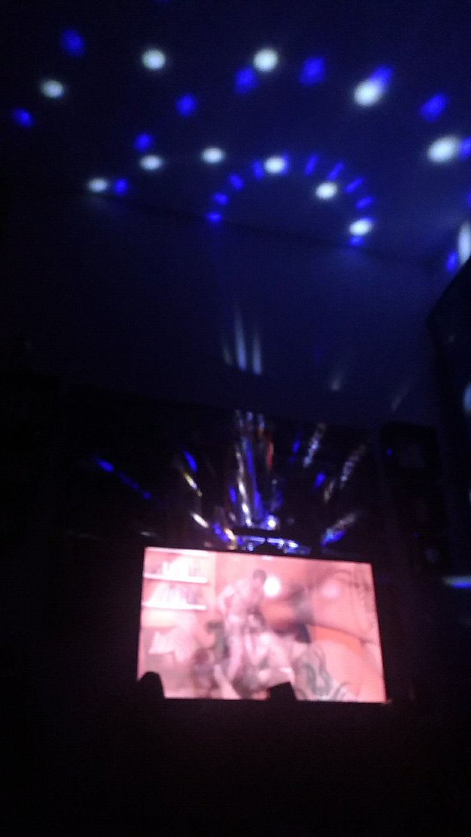 MPrachiat's tweet photo. Chill sensorang ... sesambil porn jer la .... aduiii bosan la .... . https://t.co/N8ucenC8VF