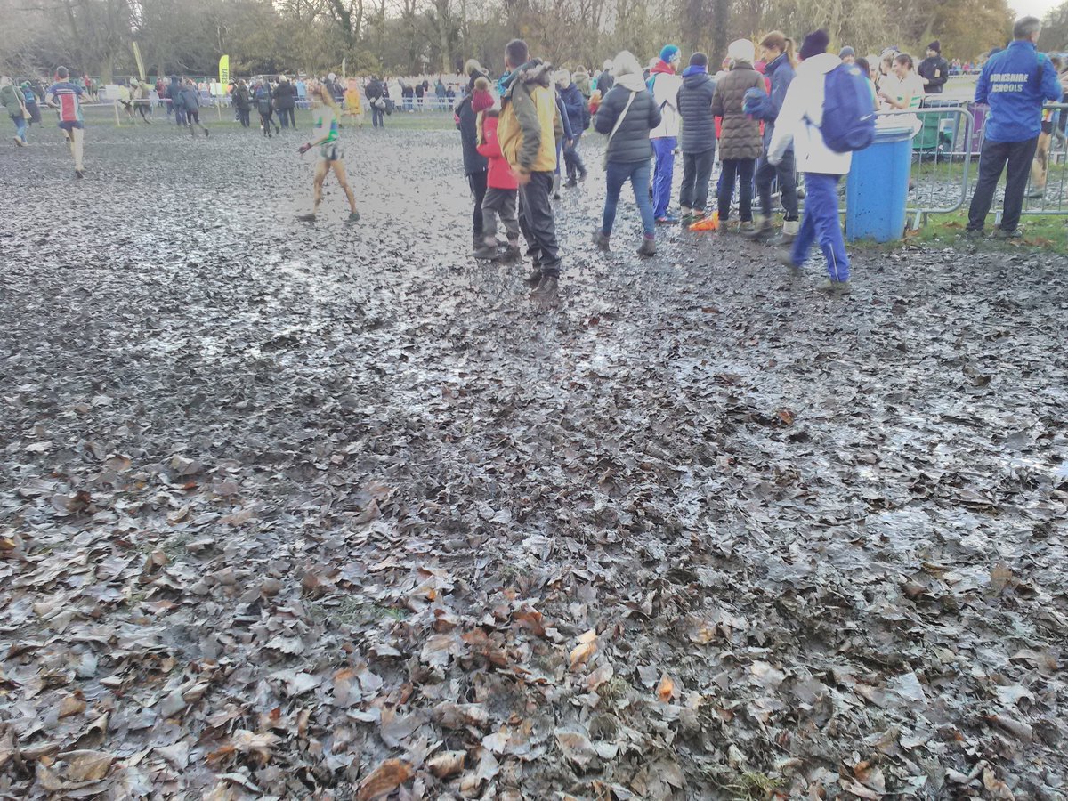 IanTnf's tweet photo. Have arrived at Sefton Park. #LetThereBeMud #liverpoolcross https://t.co/2G3ZgKxFyQ