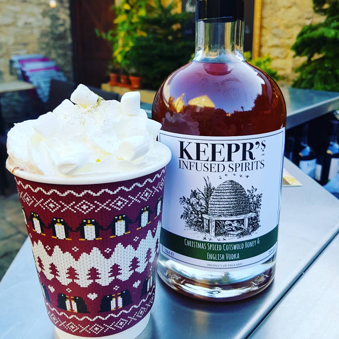 ArmsWoodstock's tweet photo. #festivefun #woodstockchristmasmarket #courtyardbar #hotchocolate #cocktails #naughtyhotchocolate #woodstock #christmas #keeprs #keeprsgin #servingallday https://t.co/r4IkZ5oJ2i
