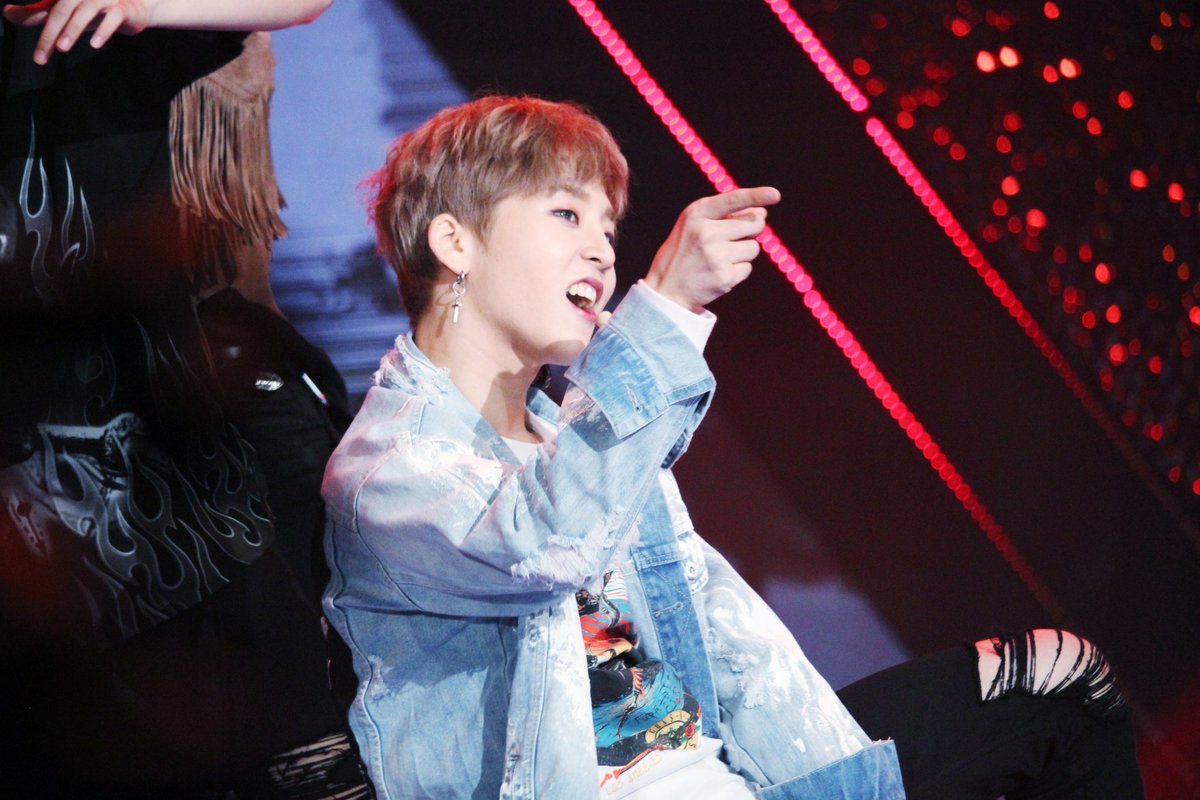 theunit_jam's tweet photo. #에이션 #정상 #에이션정상 #불타오르네 https://t.co/XCQ9uUrfs9