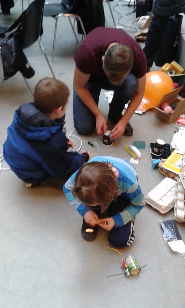 Robinsaway's tweet photo. With #ITDD17 @Dokk1Aarhus robots and learning through play https://t.co/i60CWCWpNp