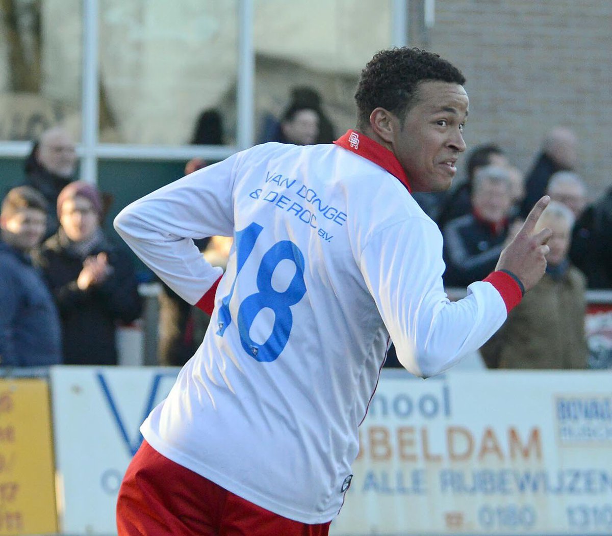 bvvbarendrecht's tweet photo. ❌ | Barendrecht mist vandaag nog steeds de geblesseerde Daniël Esajas en Marc van Splunter. Beide kampen nog steeds met blessures. @a3poldervaart beschikt echter wel weer over Christiaan Dabghian.  #barfcl https://t.co/EKBTr66GOw
