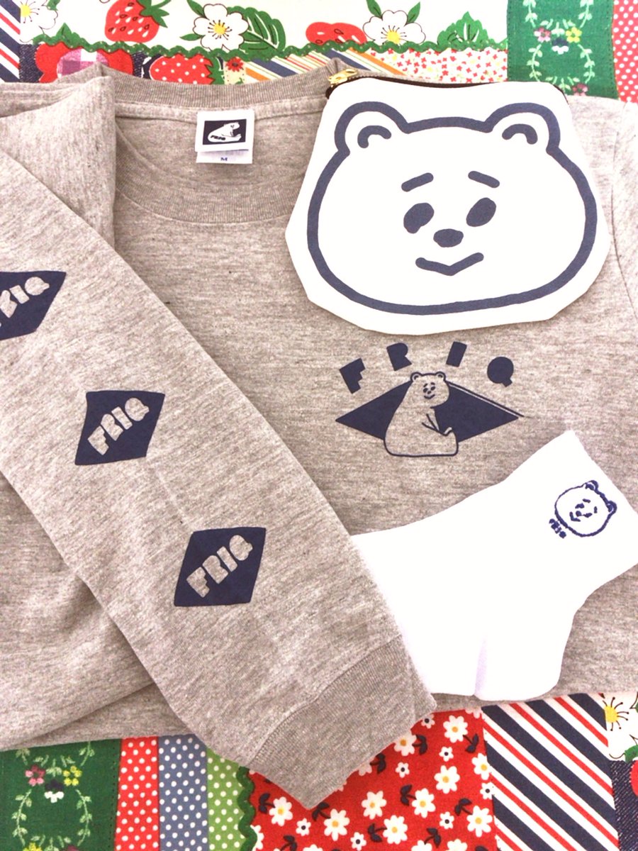 at20475741's tweet photo. FRIQのロンTとポーチ、靴下届いたー!嬉しみ😊どれもめっちゃかわいい〜💘
ロンTの袖のとこ特にかわいいよ〜
#ますださえこ #FRIQ https://t.co/sZ7myP6IQg