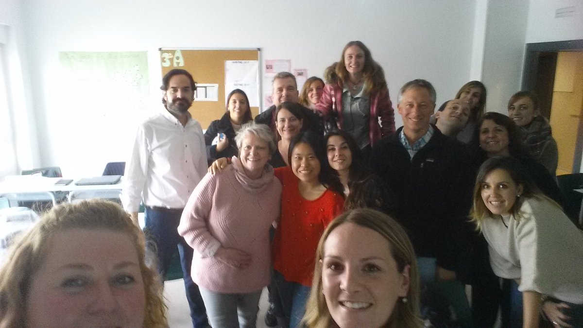 StrainAbi's tweet image. Un placer visitar a Madrid con un buen equipo @CERVANTES_LNC @SarahMoran31 @newton_college @HBSTORREJON #openingminds #designthinking #creativedesignthinking