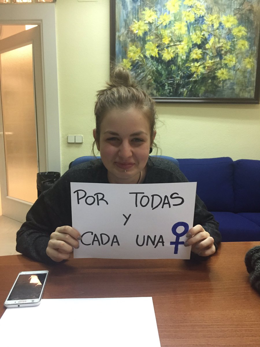 MujoMadrid's tweet photo. Si tocan a una nos tocan a todas #PorTodasYCadaUna #25N https://t.co/Bo7KzO9ifd