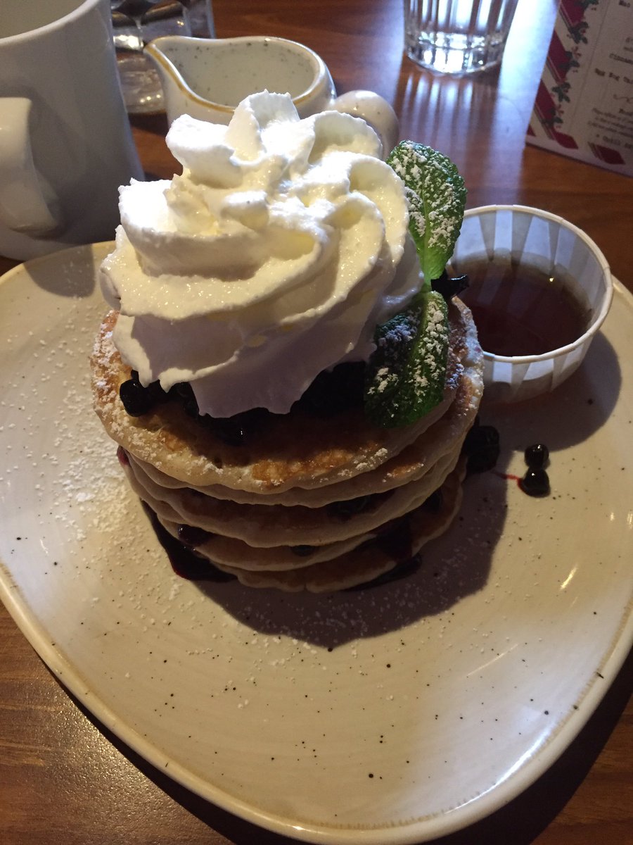 JadeWright's tweet photo. Fantastic breakfast at @Hickorys_ thanks so much @viewwirral #princessbreakfast #birthdaygirl #sleptallthewayhome https://t.co/fdTRCBIuKj