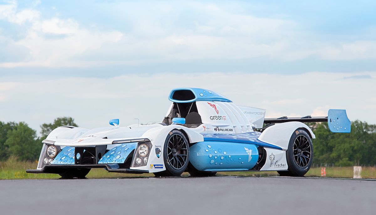 energy_observer's tweet photo. 🏎️#EOnshore 🏎️Si vous ne l’avez pas encore vue, venez découvrir la GreenGT H2 sur le village de @laseynesurmer. C’est le premier prototype de compétition électrique-#hydrogène dans le monde. #FutureIsNow #FutureIsClean @GreenGTOfficiel https://t.co/xcROuI7xTg