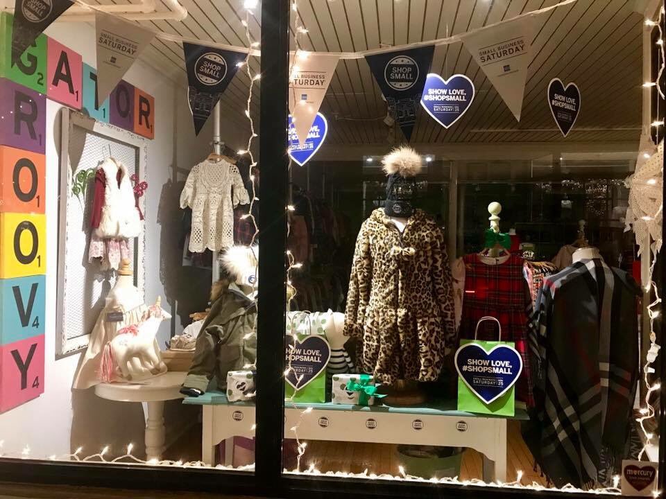 thegroovygator's tweet photo. We are decorated and ready for #SmallBusinessSaturday.

Both locations loaded with great gift ideas with clothing 20% off!

Special extra sales in our @ClockTowerSq location with clearance up to 75% off
#ShopGroovy https://t.co/dfmwM4S8w1