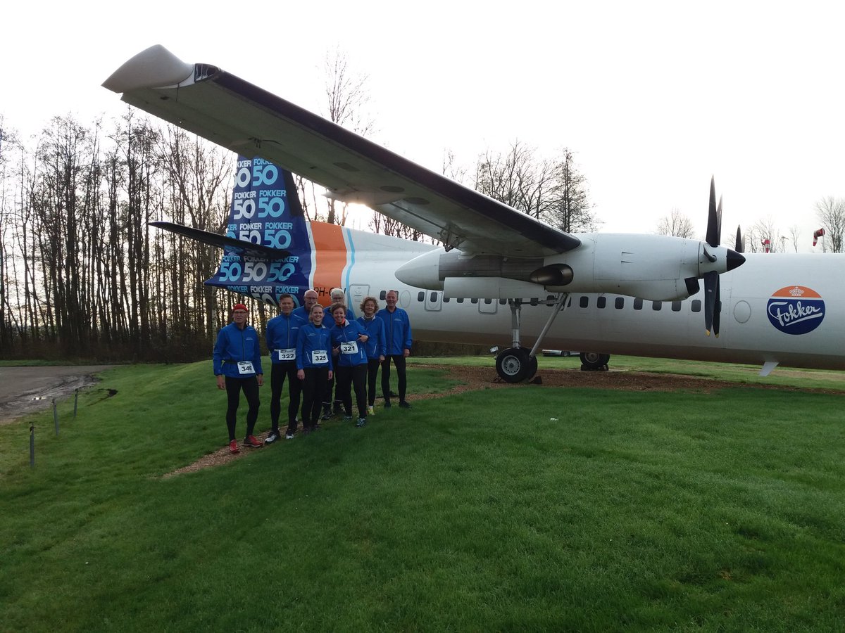 MarielleTweets's tweet photo. RunwayRun op #LelystadAirport 
Leuk om mee te maken, 10km over nieuwe taxibaan. Met Loopgroep Biddinghuizen. Wat tegenwind/open vlakte, met 1u17seconde net niet binnen uur. 
Startnummer 321, even de 0 ervoor denken... #netnummer https://t.co/9aY9BYmm6A